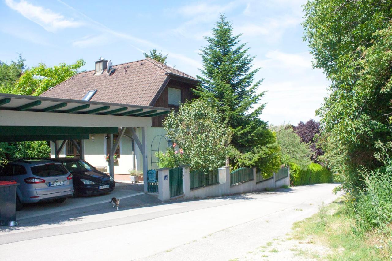 Chorherrn B&B Family Basement Apartment, Breakfast, Free Parking, 5Km From Tulln מראה חיצוני תמונה