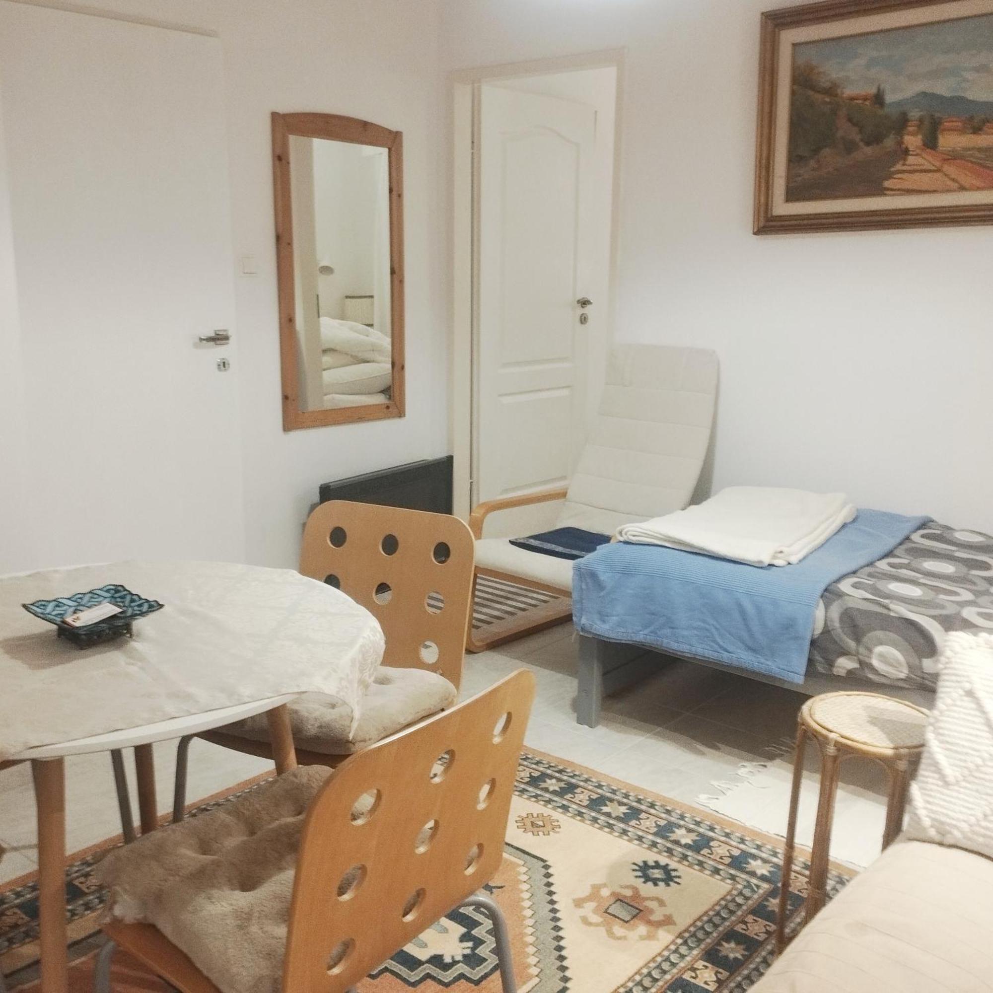 Chorherrn B&B Family Basement Apartment, Breakfast, Free Parking, 5Km From Tulln מראה חיצוני תמונה