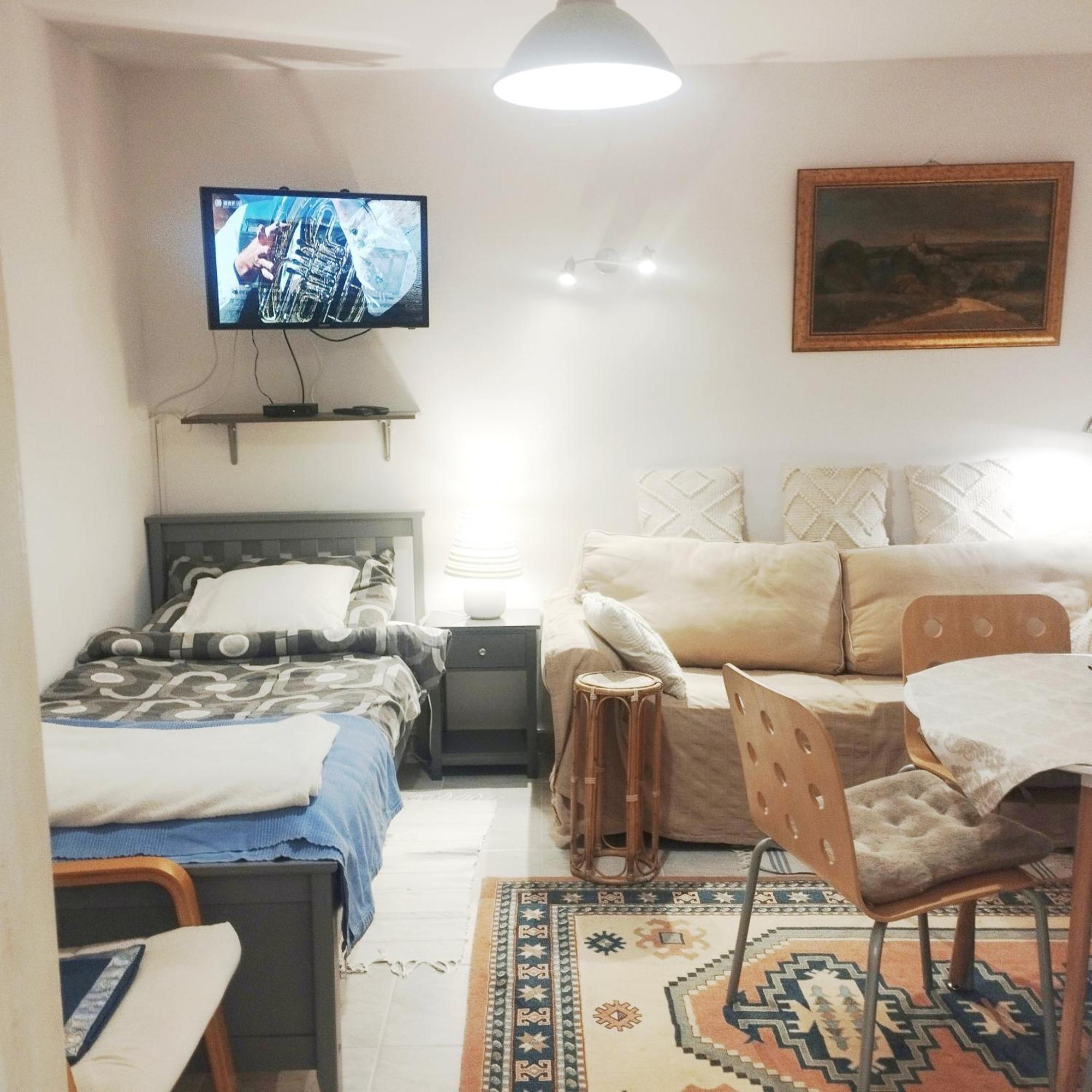 Chorherrn B&B Family Basement Apartment, Breakfast, Free Parking, 5Km From Tulln מראה חיצוני תמונה